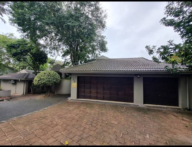 6 BEDROOM HOUSE FOR SALE IN MEER EN SEE